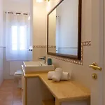 Guesthost - Lovely Flat Near Palazzo Dei Normanni