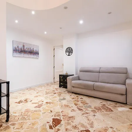 Guesthost - Lovely Flat Near Palazzo Dei Normanni