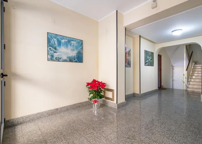 Apartment Guesthost - Lovely Flat Near Palazzo Dei Normanni